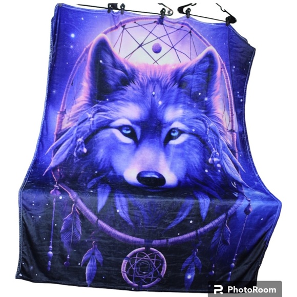 Wolf Dreamcatcher Fleece Blanket - Picture 2 of 3